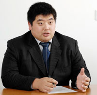 杉山さんは「導入前はサーバーがきちんと動作しているか、休みの日など心配でした」と話す。