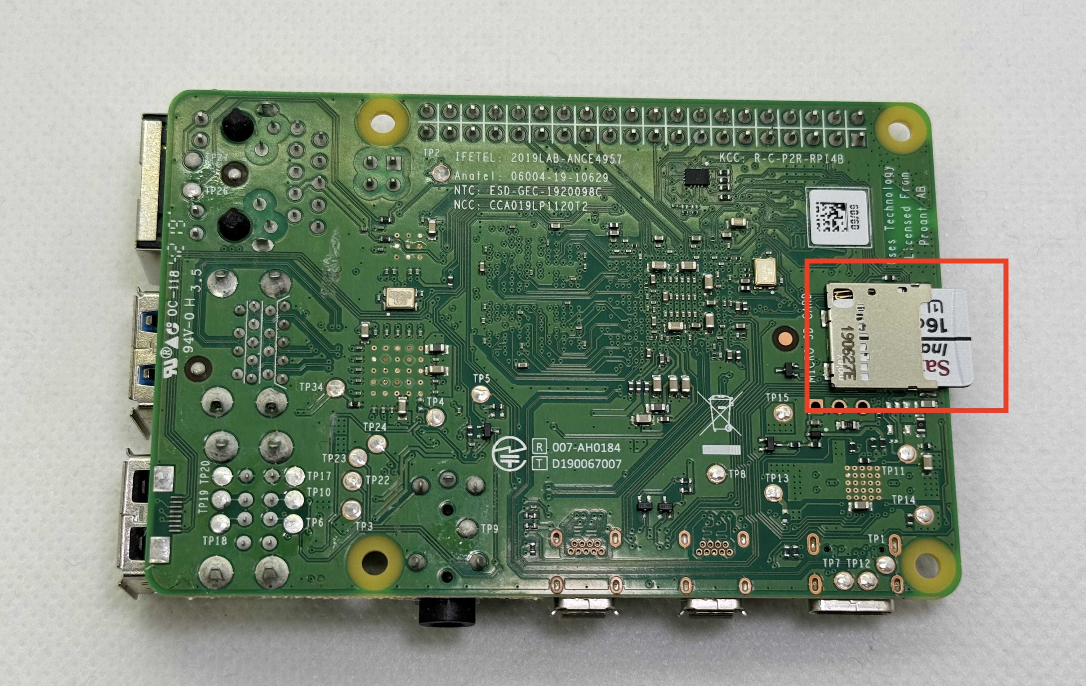 microSDカード挿入