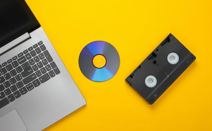 ビデオテープとDVDとノートPC